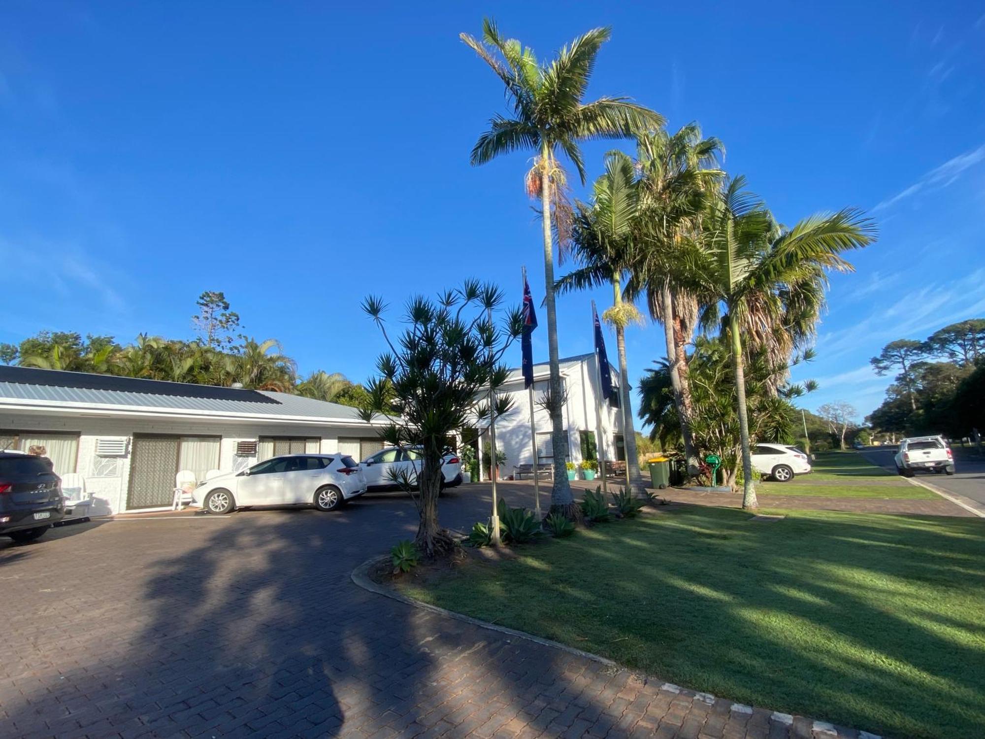Beachmere Palms Motel 外观 照片